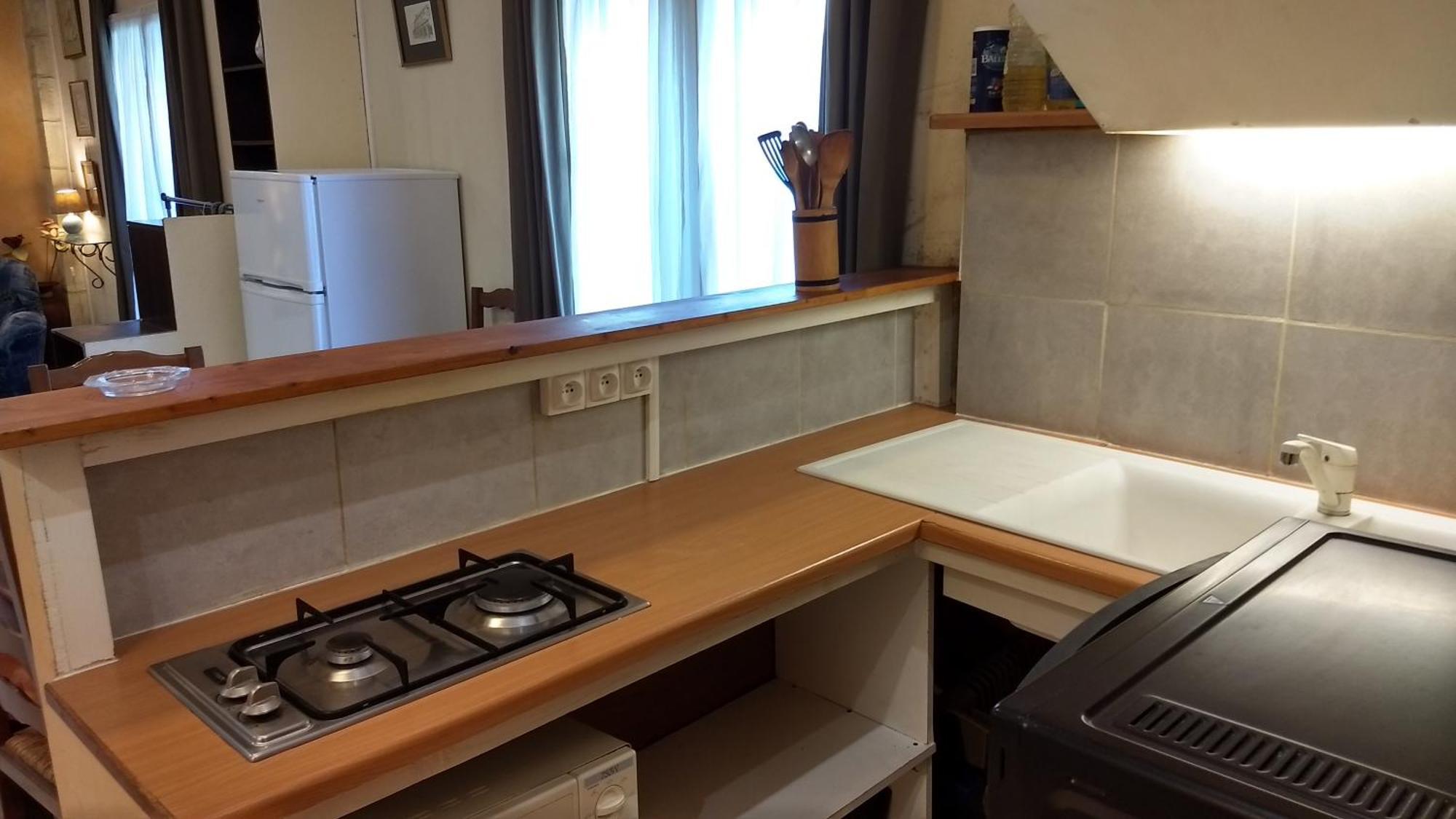 Logement Tranquille Et Frais Proche Gare Au Rdc 쏘뮤흐 외부 사진