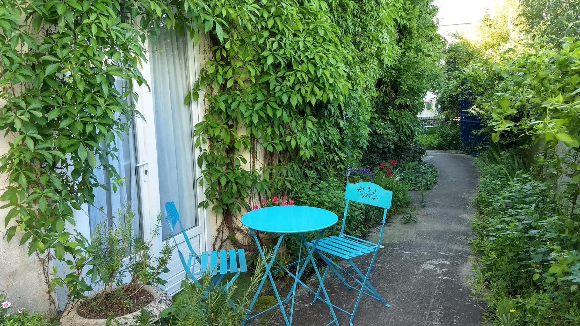 Logement Tranquille Et Frais Proche Gare Au Rdc 쏘뮤흐 외부 사진